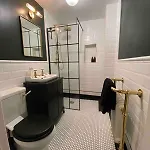 Beautiful 1 Bedroom Georgian Flat In Clifton Village With Parking بريستول