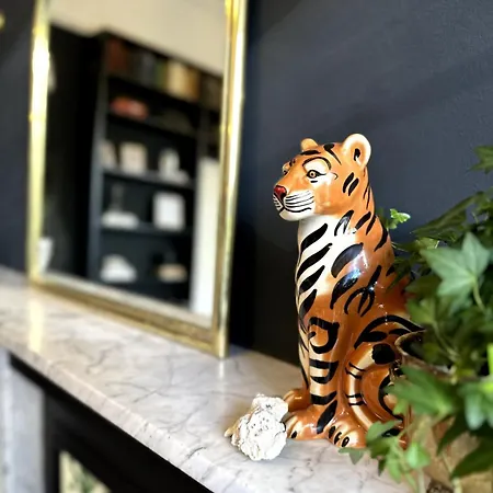 Beautiful 1 Bedroom Georgian Flat In Clifton Village With Parking דירה