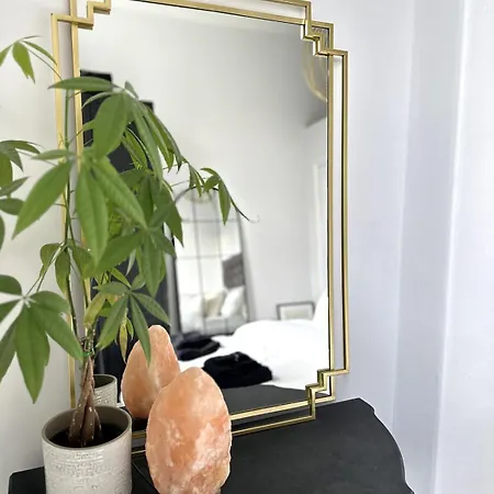 Beautiful 1 Bedroom Georgian Flat In Clifton Village With Parking Апартаменты Бристоль