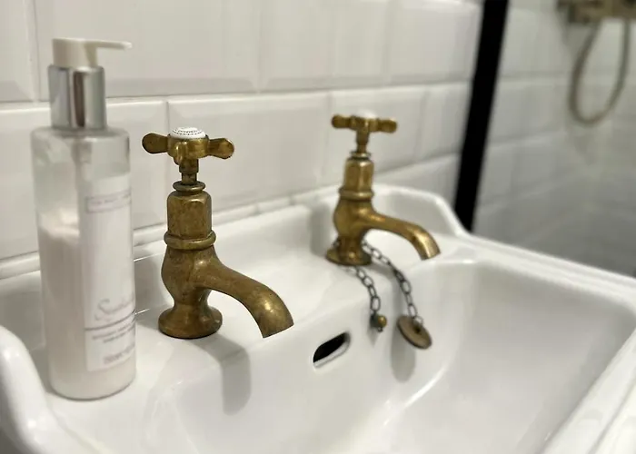 شقة Beautiful 1 Bedroom Georgian Flat In Clifton Village With Parking *